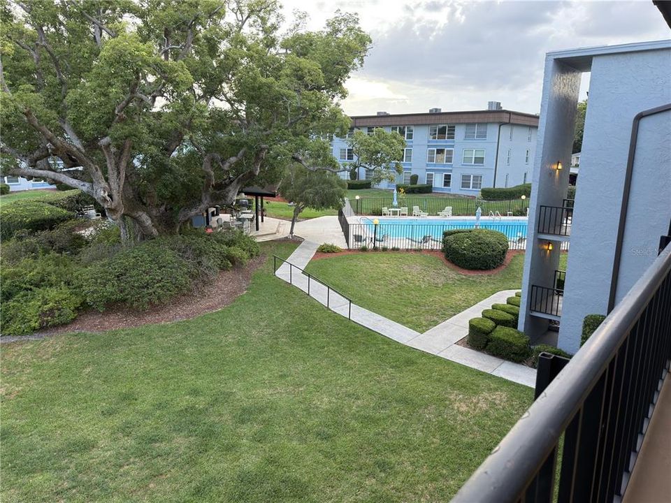 For Sale: $89,900 (2 beds, 2 baths, 1030 Square Feet)