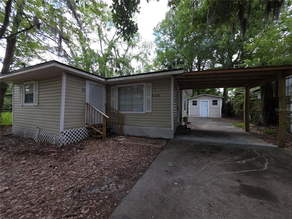 For Rent: $999 (2 beds, 1 baths, 712 Square Feet)