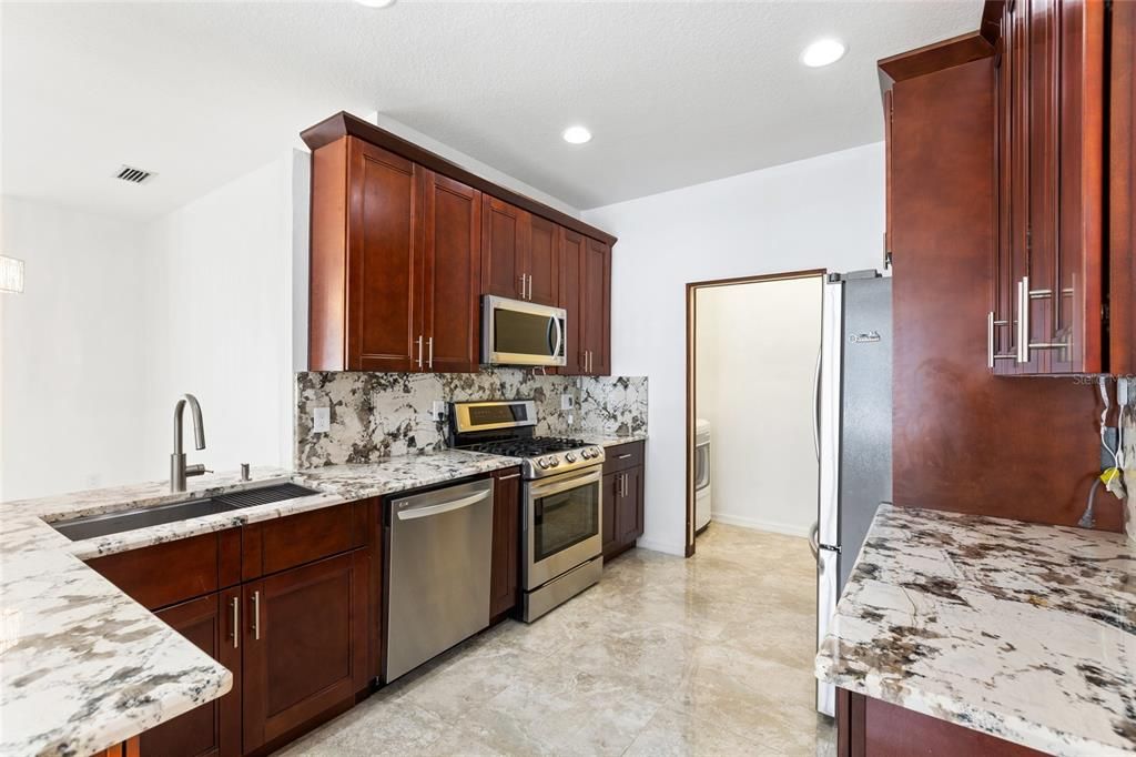 For Sale: $339,000 (3 beds, 2 baths, 1661 Square Feet)