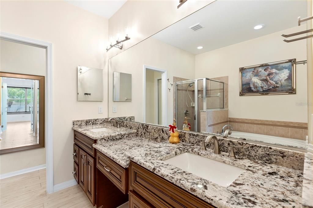 For Sale: $339,000 (3 beds, 2 baths, 1661 Square Feet)