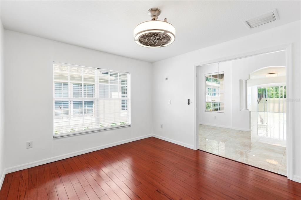 For Sale: $339,000 (3 beds, 2 baths, 1661 Square Feet)