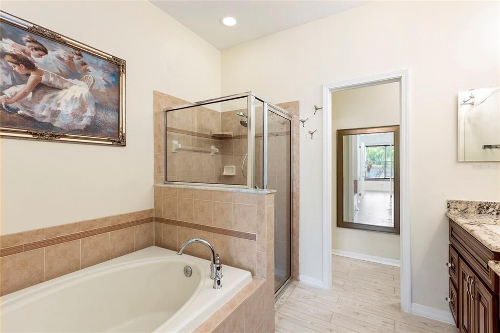 For Sale: $339,000 (3 beds, 2 baths, 1661 Square Feet)