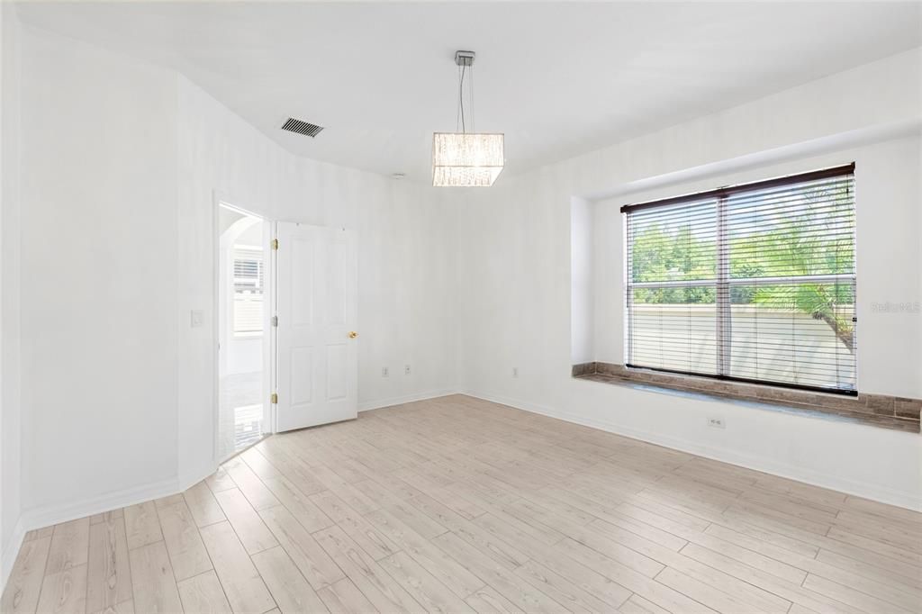 For Sale: $339,000 (3 beds, 2 baths, 1661 Square Feet)