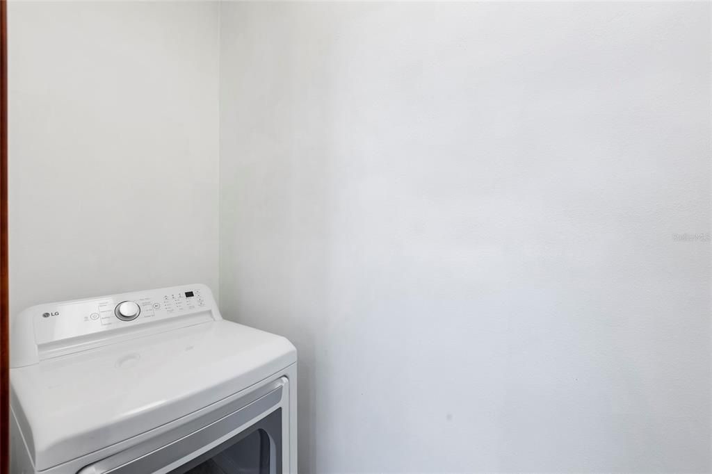For Sale: $339,000 (3 beds, 2 baths, 1661 Square Feet)