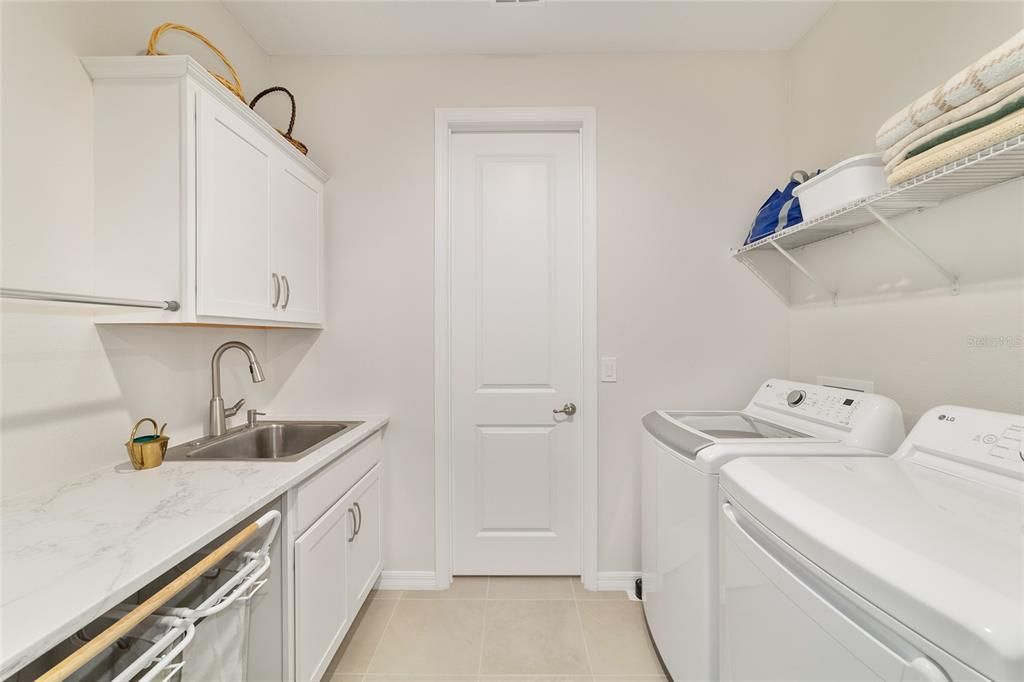 For Sale: $590,000 (3 beds, 3 baths, 2703 Square Feet)