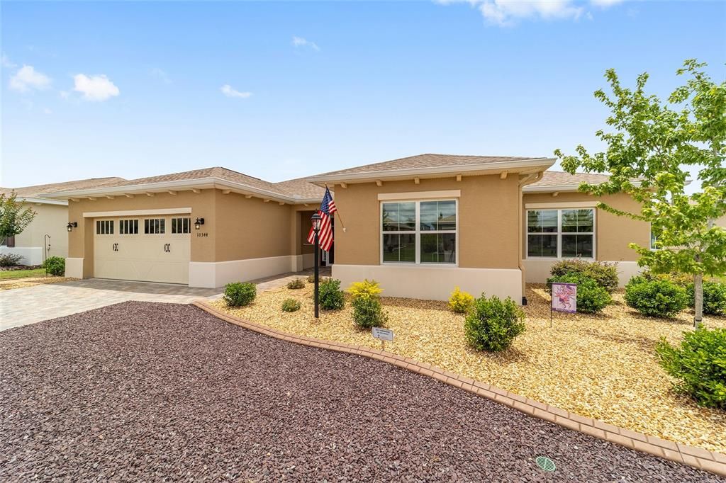 For Sale: $590,000 (3 beds, 3 baths, 2703 Square Feet)