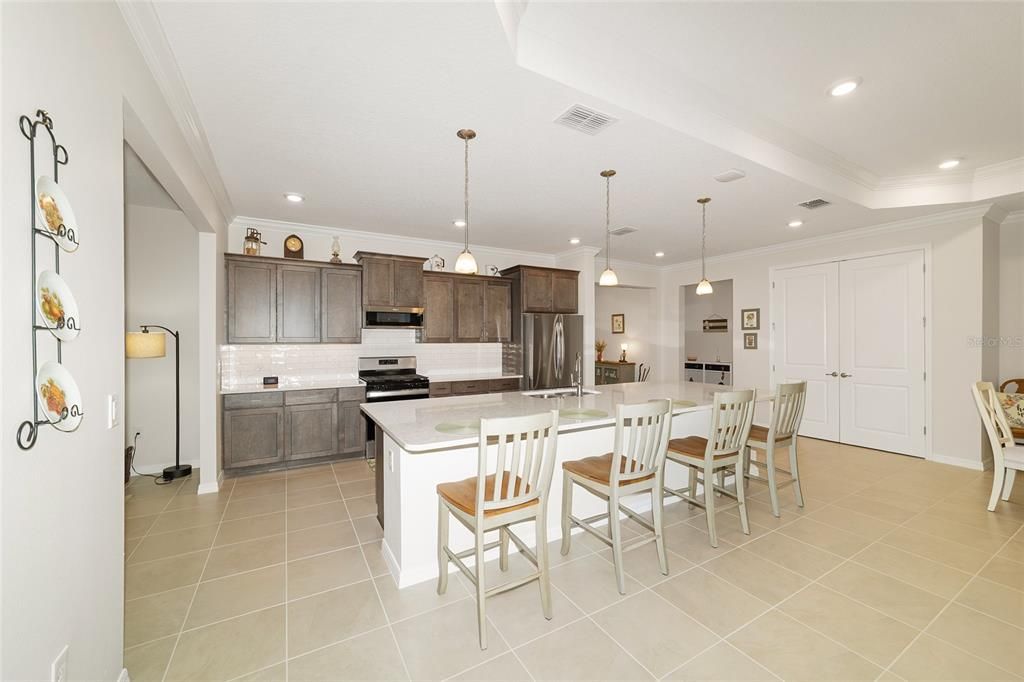 For Sale: $590,000 (3 beds, 3 baths, 2703 Square Feet)