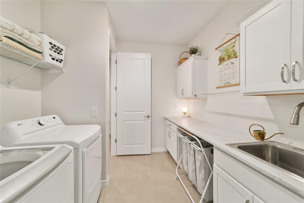 For Sale: $590,000 (3 beds, 3 baths, 2703 Square Feet)