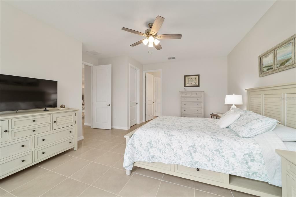 For Sale: $590,000 (3 beds, 3 baths, 2703 Square Feet)