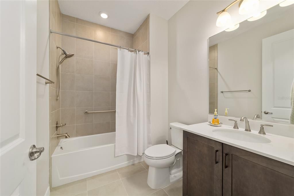 For Sale: $590,000 (3 beds, 3 baths, 2703 Square Feet)