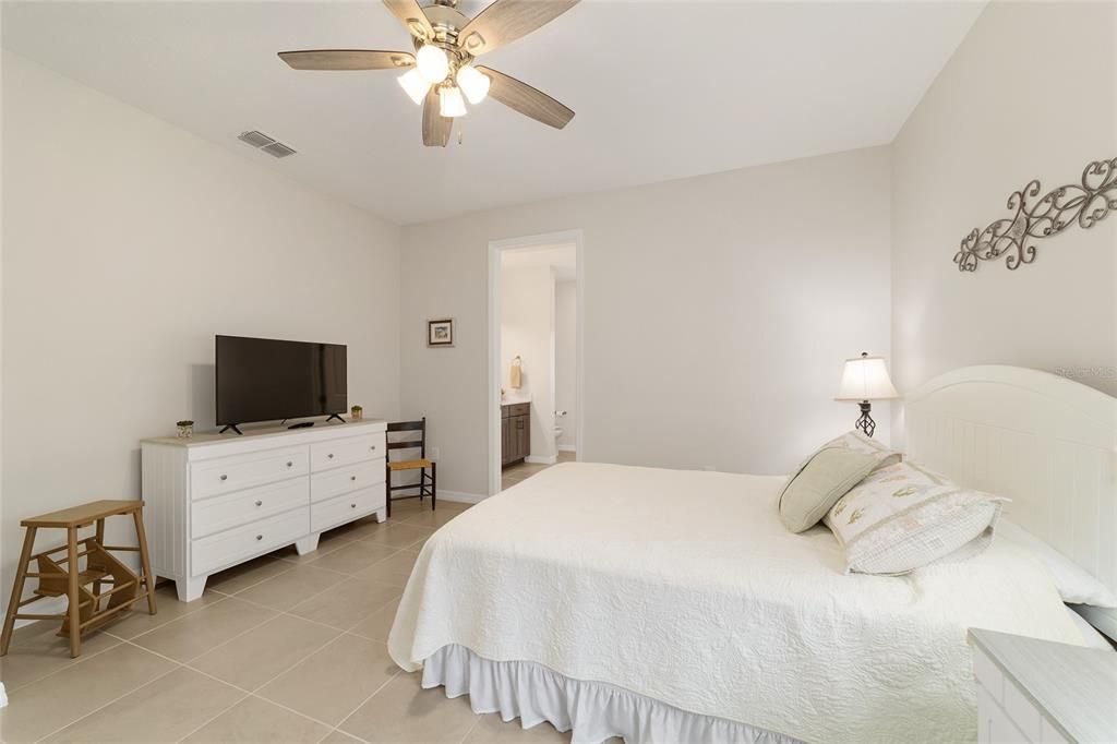 For Sale: $590,000 (3 beds, 3 baths, 2703 Square Feet)