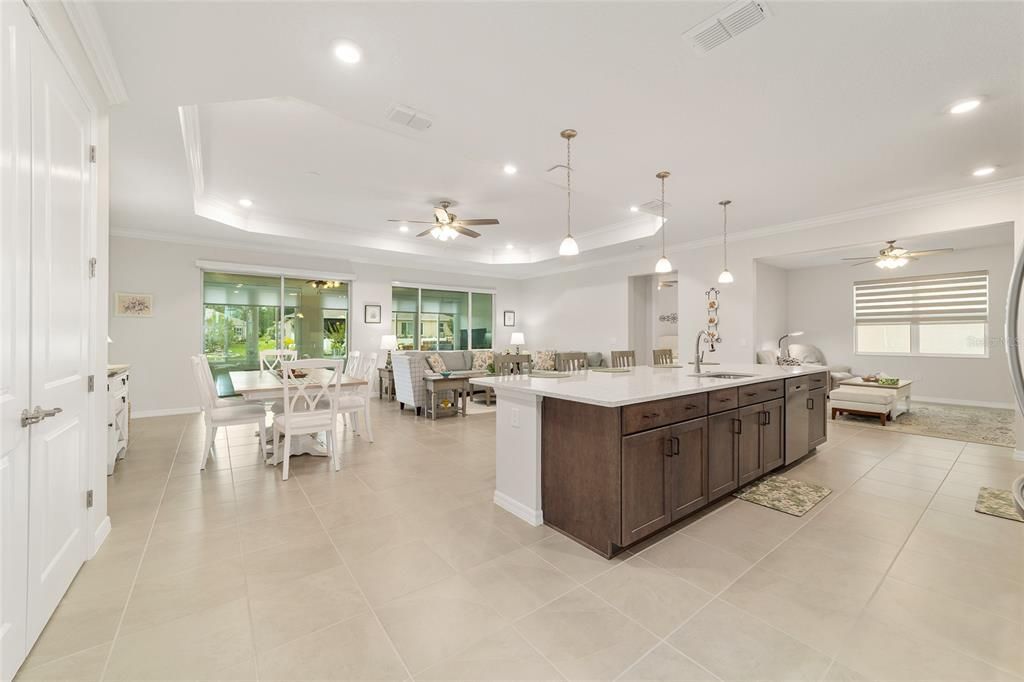 For Sale: $590,000 (3 beds, 3 baths, 2703 Square Feet)