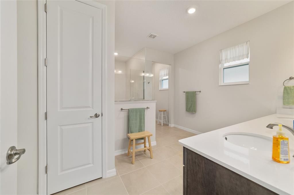For Sale: $590,000 (3 beds, 3 baths, 2703 Square Feet)