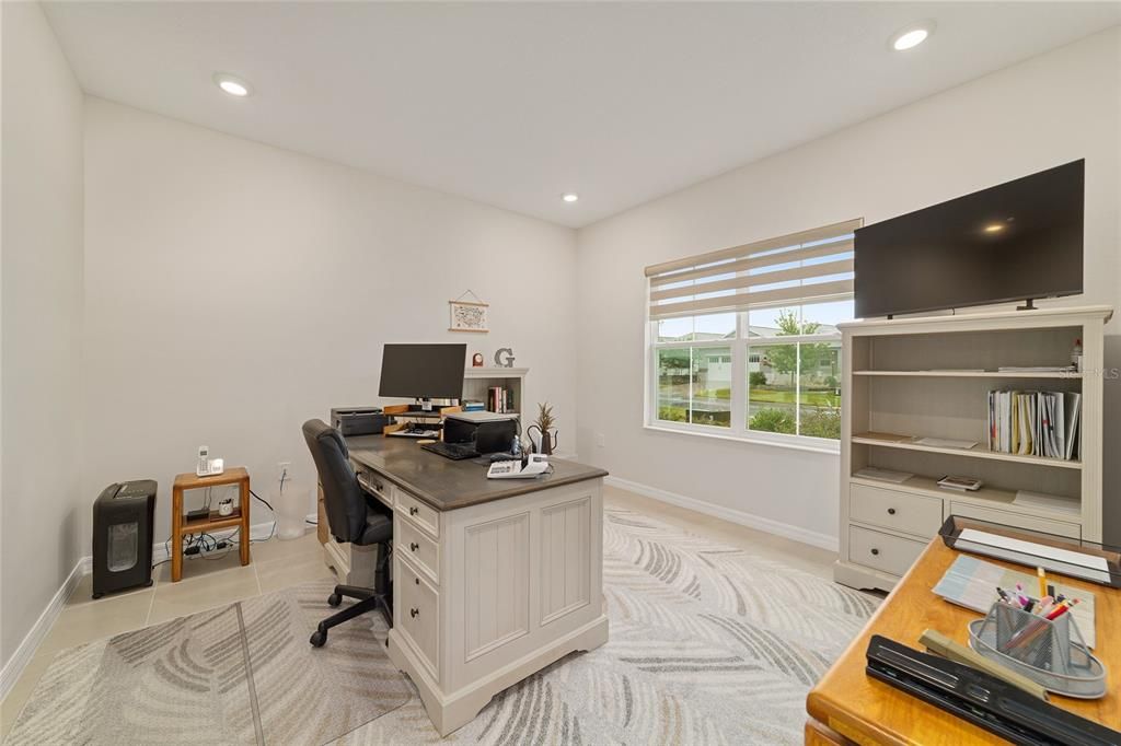 For Sale: $590,000 (3 beds, 3 baths, 2703 Square Feet)