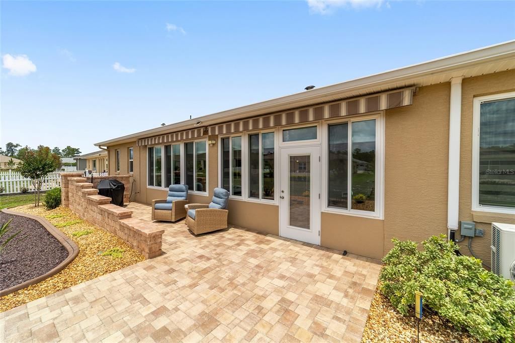 For Sale: $590,000 (3 beds, 3 baths, 2703 Square Feet)