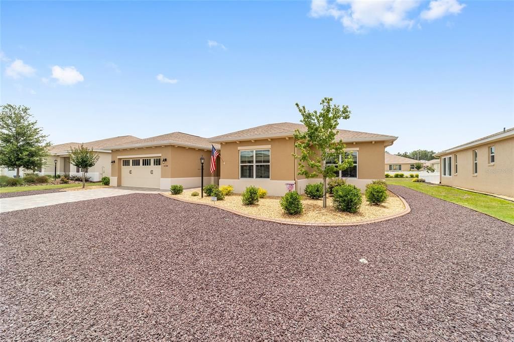 For Sale: $590,000 (3 beds, 3 baths, 2703 Square Feet)