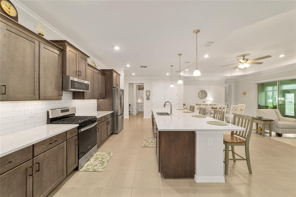 For Sale: $590,000 (3 beds, 3 baths, 2703 Square Feet)