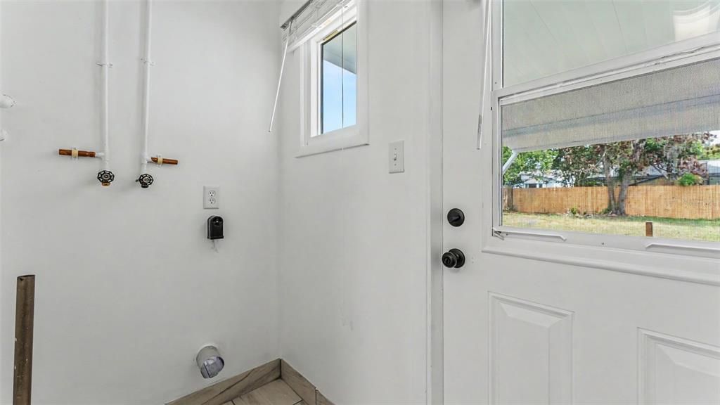 For Sale: $294,900 (3 beds, 2 baths, 1678 Square Feet)