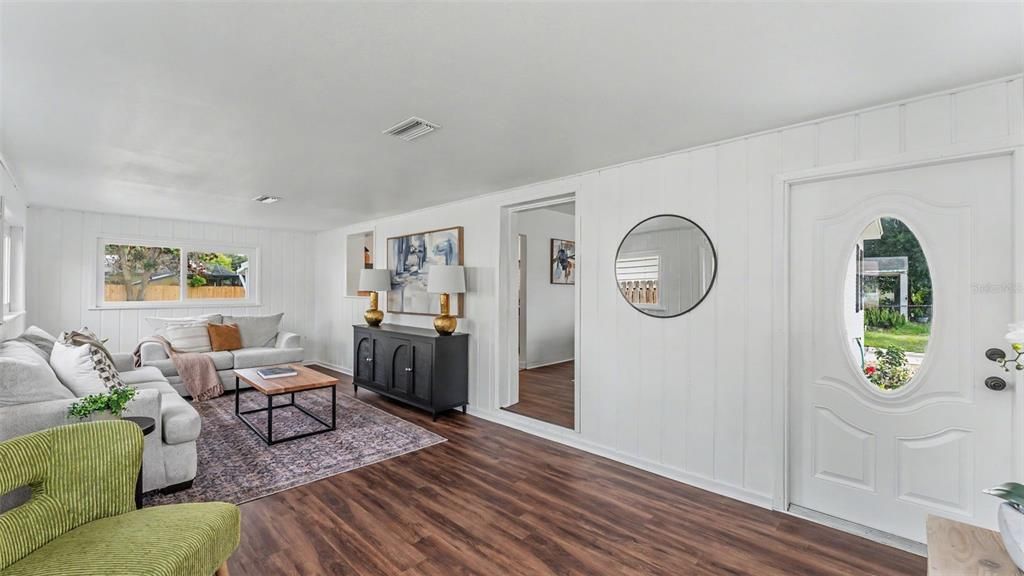 For Sale: $294,900 (3 beds, 2 baths, 1678 Square Feet)