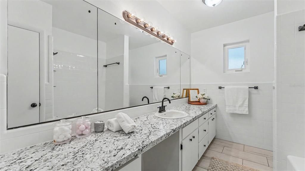 For Sale: $294,900 (3 beds, 2 baths, 1678 Square Feet)