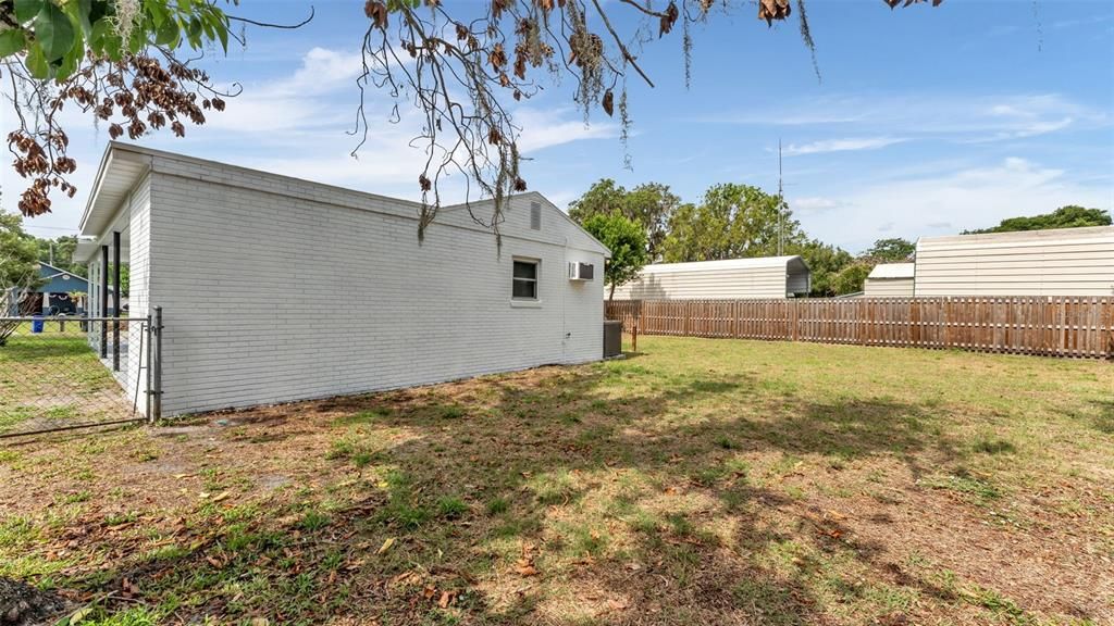 For Sale: $294,900 (3 beds, 2 baths, 1678 Square Feet)