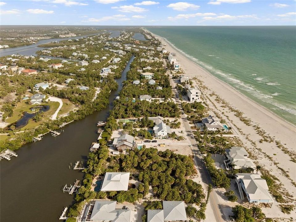 For Sale: $685,000 (0.44 acres)