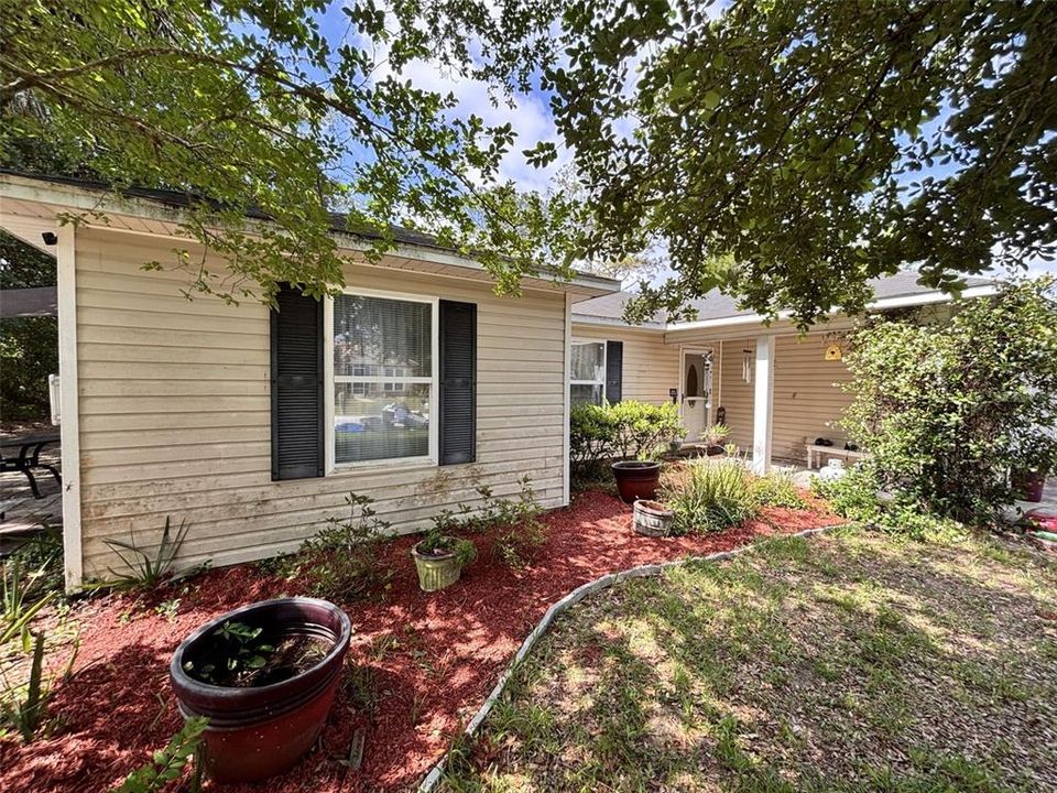 For Sale: $235,000 (4 beds, 2 baths, 1471 Square Feet)