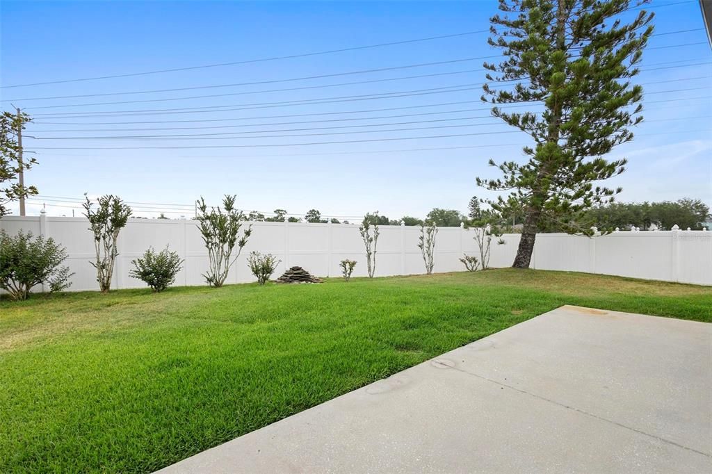 For Rent: $3,300 (5 beds, 2 baths, 2200 Square Feet)