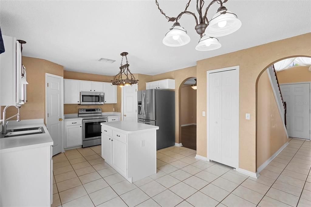 For Rent: $3,300 (5 beds, 2 baths, 2200 Square Feet)