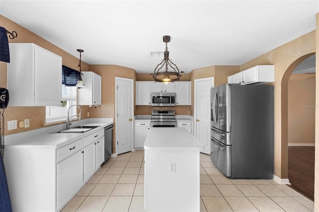 For Rent: $3,300 (5 beds, 2 baths, 2200 Square Feet)