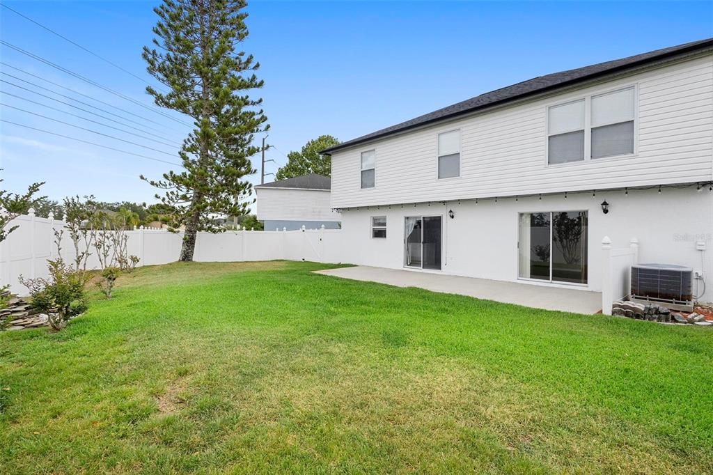 For Rent: $3,300 (5 beds, 2 baths, 2200 Square Feet)