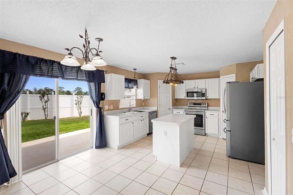 For Rent: $3,300 (5 beds, 2 baths, 2200 Square Feet)