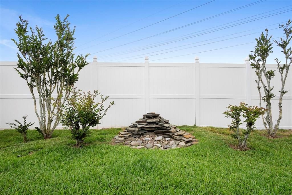 For Rent: $3,300 (5 beds, 2 baths, 2200 Square Feet)