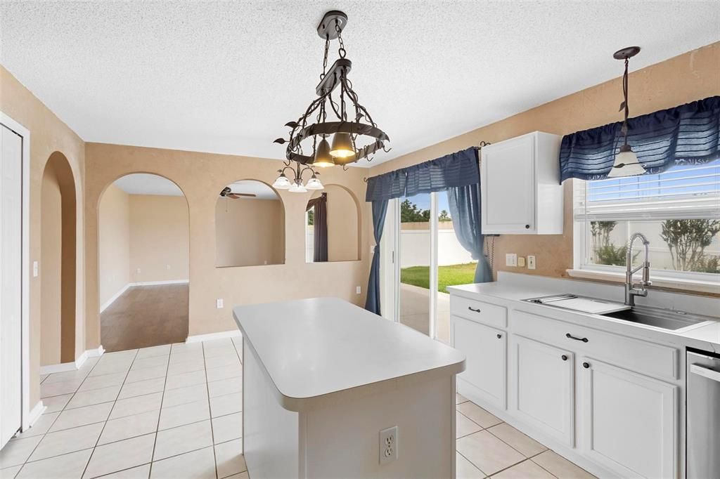 For Rent: $3,300 (5 beds, 2 baths, 2200 Square Feet)