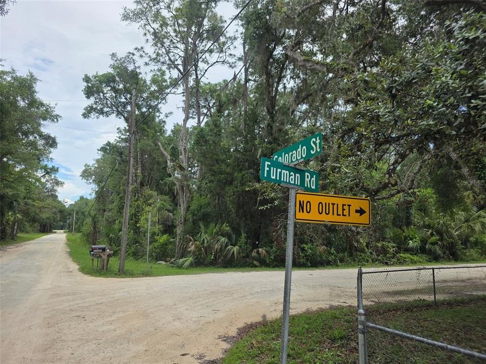 На продажу: $400,000 (7.40 acres)