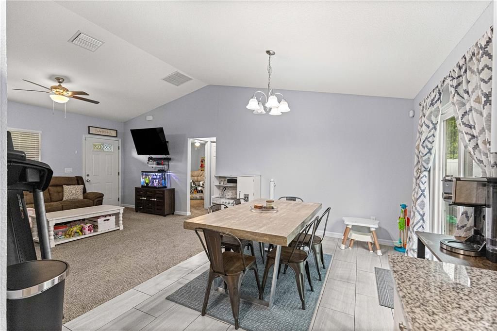 En Venta: $229,900 (3 camas, 2 baños, 1238 Pies cuadrados)