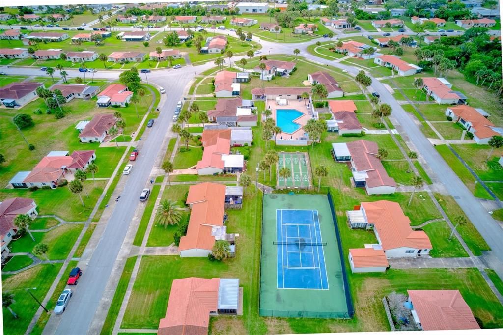 На продажу: $465,000 (4 спален, 0 ванн, 1350 Квадратных фут)