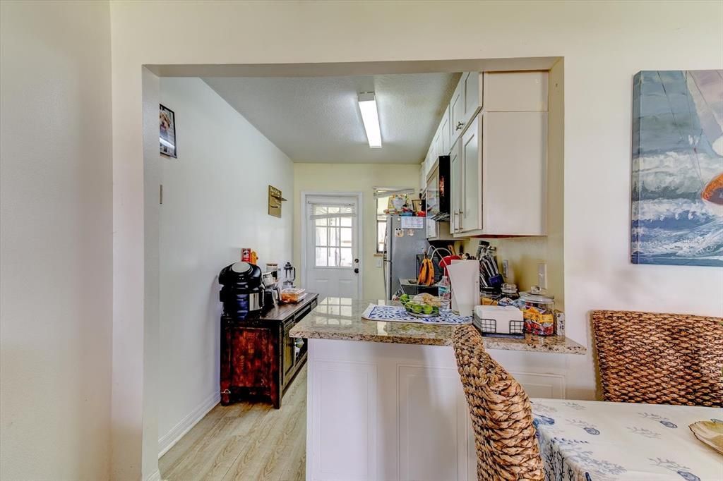 На продажу: $465,000 (4 спален, 0 ванн, 1350 Квадратных фут)