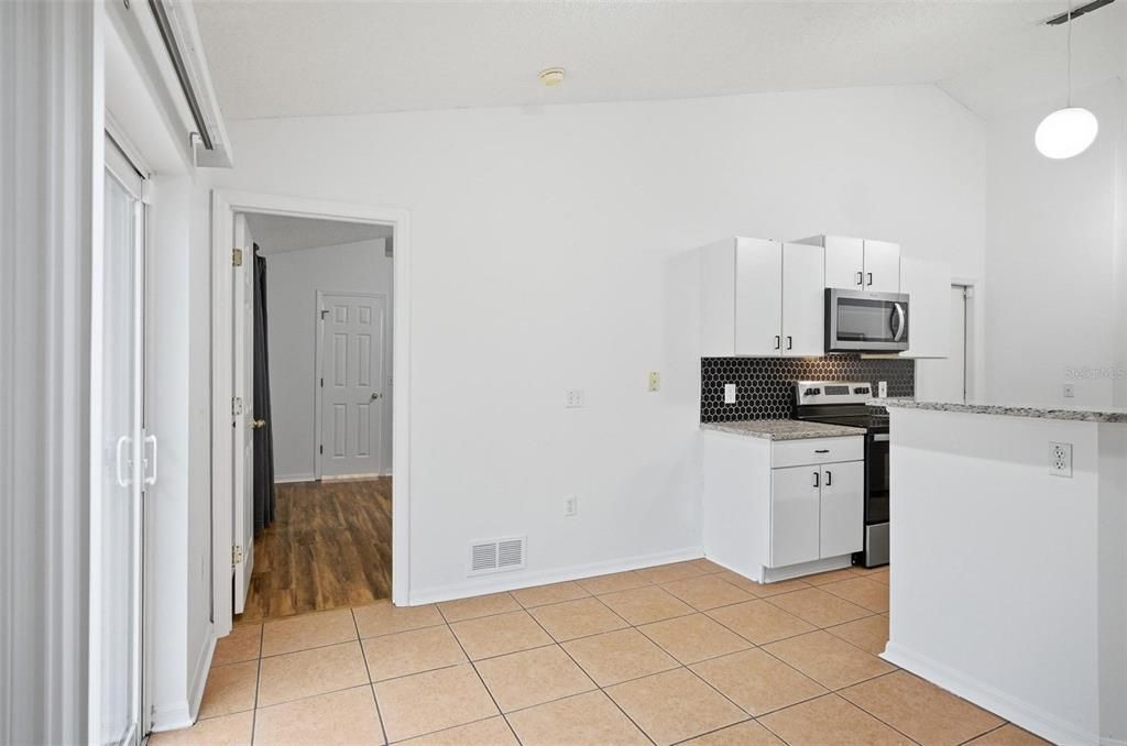 For Rent: $1,900 (3 beds, 2 baths, 1619 Square Feet)