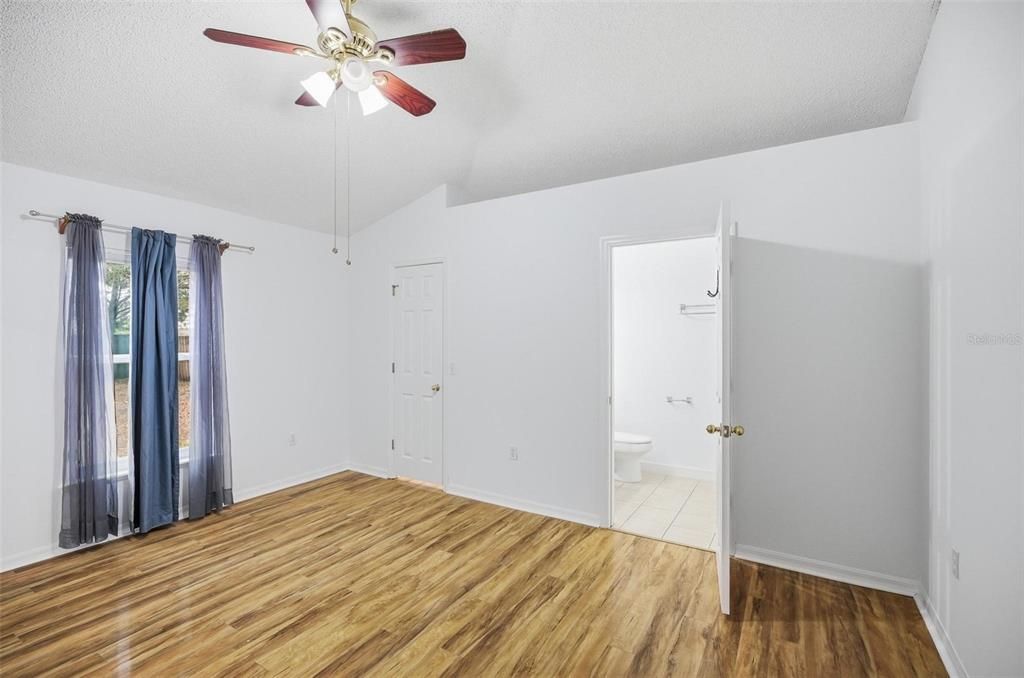 For Rent: $1,900 (3 beds, 2 baths, 1619 Square Feet)