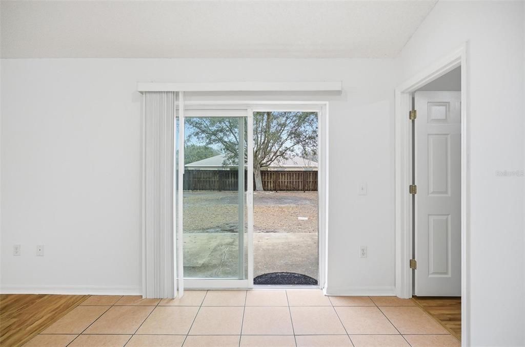 For Rent: $1,900 (3 beds, 2 baths, 1619 Square Feet)