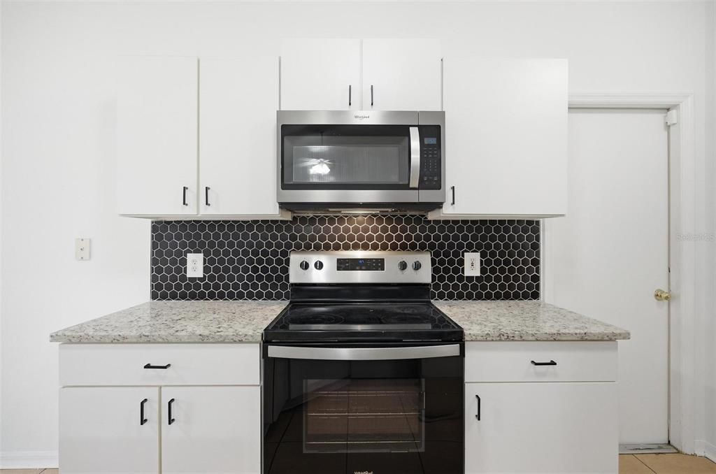 For Rent: $1,900 (3 beds, 2 baths, 1619 Square Feet)
