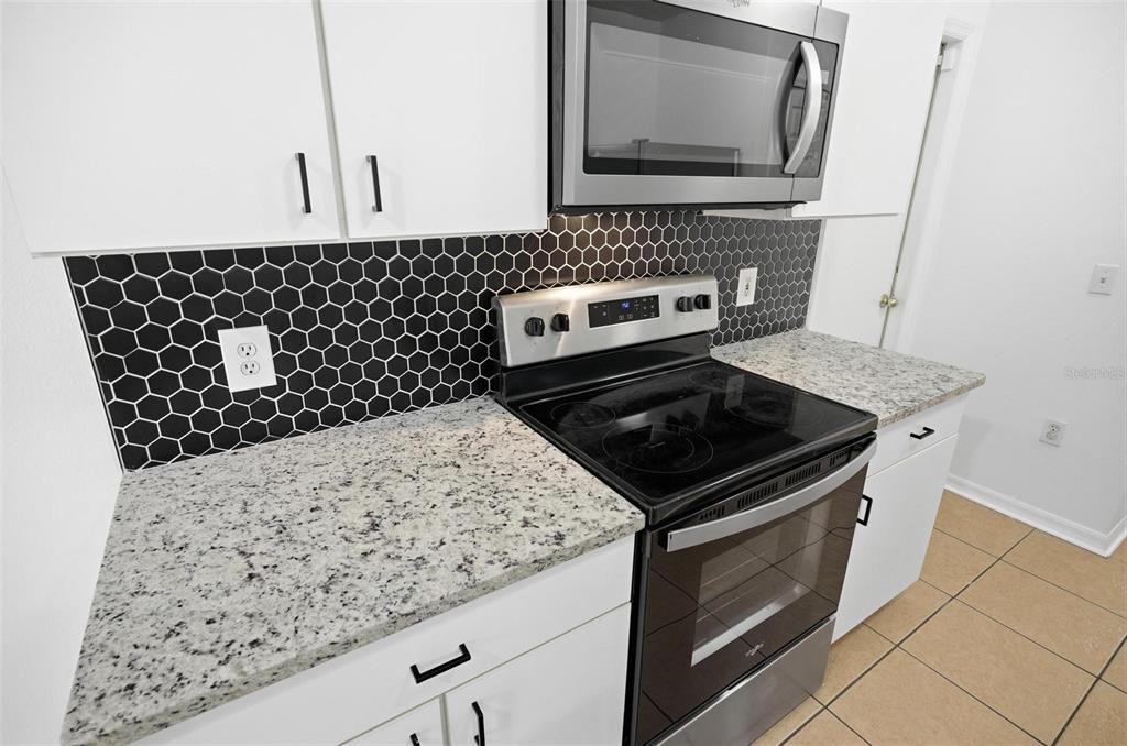 For Rent: $1,900 (3 beds, 2 baths, 1619 Square Feet)