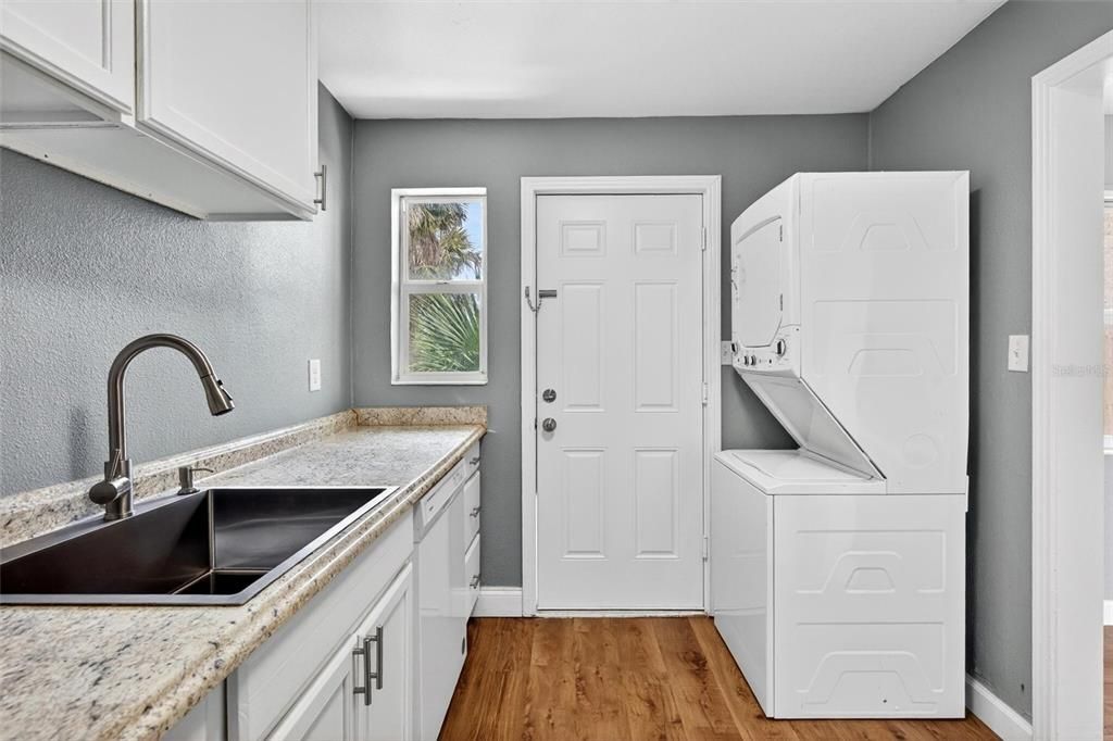 For Sale: $424,000 (6 beds, 0 baths, 1782 Square Feet)