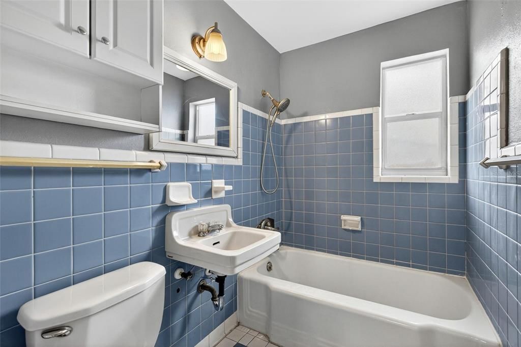 For Sale: $424,000 (6 beds, 0 baths, 1782 Square Feet)