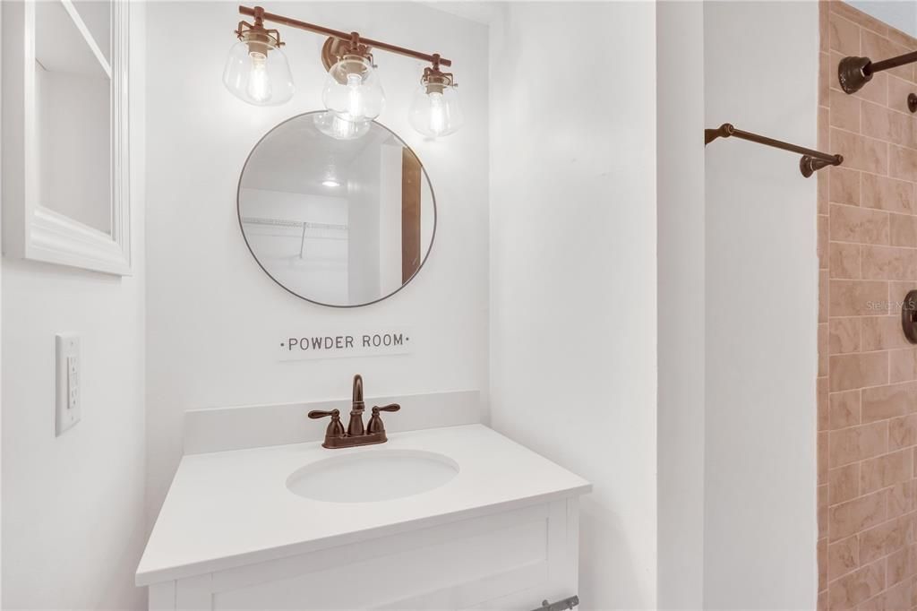 В аренду: $1,950 (2 спален, 2 ванн, 1040 Квадратных фут)