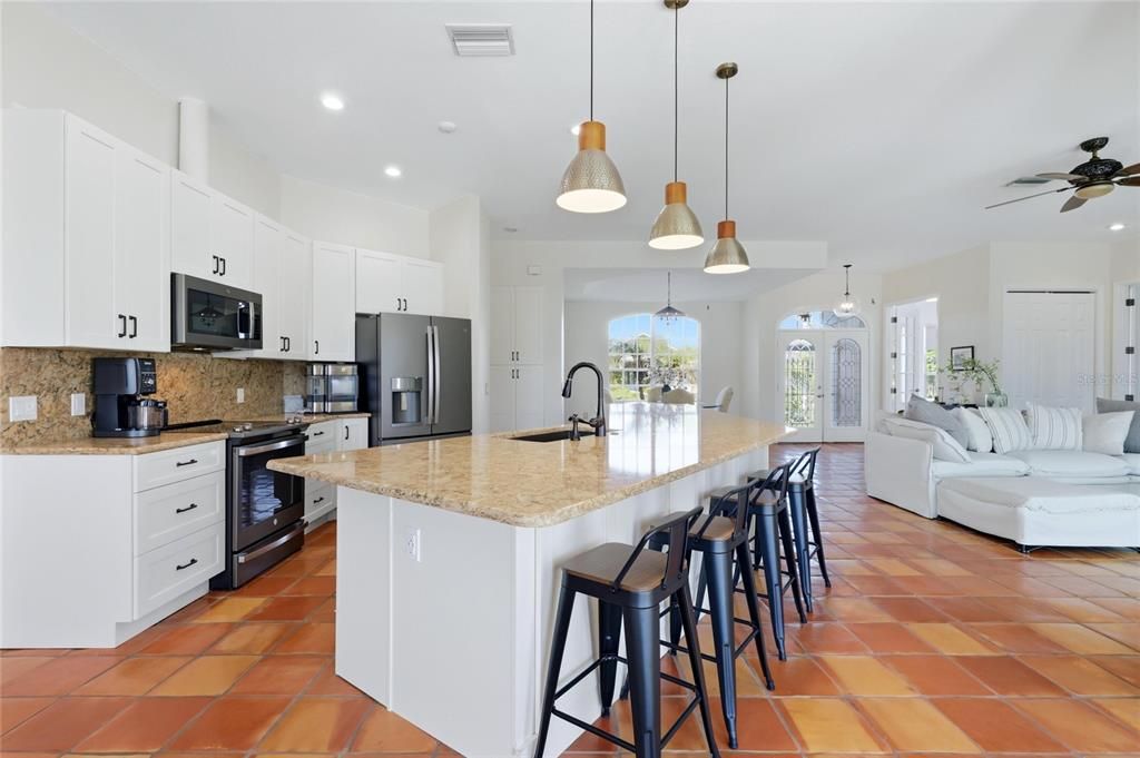 For Sale: $819,000 (3 beds, 2 baths, 2725 Square Feet)