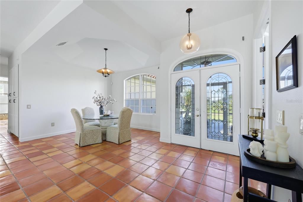 For Sale: $819,000 (3 beds, 2 baths, 2725 Square Feet)