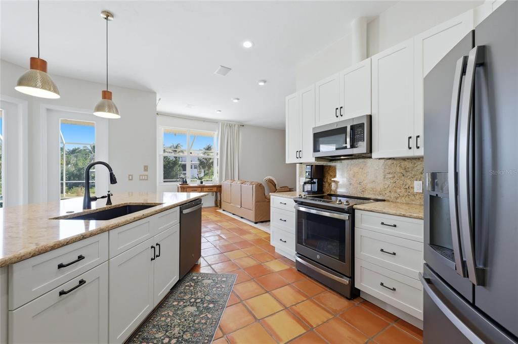 For Sale: $819,000 (3 beds, 2 baths, 2725 Square Feet)