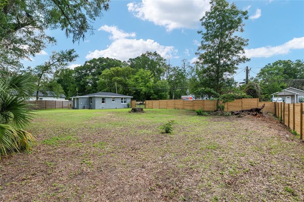 For Sale: $250,000 (2 beds, 1 baths, 780 Square Feet)